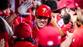 費城人3轟擊潰響尾蛇，國聯冠軍賽搶下「聽牌」。（圖／翻攝自費城費城人官方X）