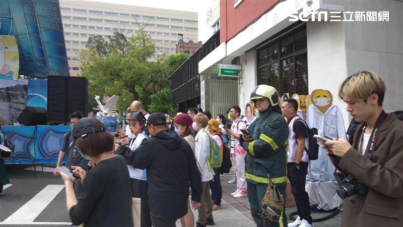 醫界大遊行「消防員」也來了　悲吐1句話