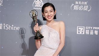 米可白獲獎後首發文！僅1句話曝無奈現況