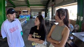 熊熊與阿達到林真亦YT影音頻道釣魚。（圖／翻攝自林真亦_YuNa♥ YouTube）