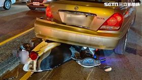 台中毒蟲輾壓警車（圖／翻攝畫面）