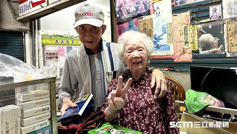 1坪大涼水店　95歲阿公92歲嬤日開10小時