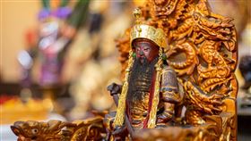 記者鍾志鵬攝影、翻攝自白冰冰《地爺公》YT、《拜好廟求好運》提供