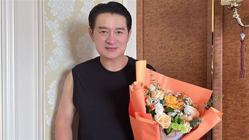 爆料汪峰章子怡離婚被逼道歉！黃安回應了