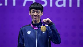 跆拳道好手蕭翔文輕鬆擊敗日本好手奪下金牌，也為台灣代表團進帳亞帕運首金。（圖／體育署提供）