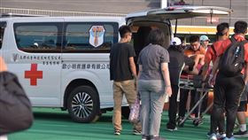 臺南市選手丁聖軒撐竿跳熱身時不慎受傷送醫。（圖／大會提供）