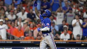 ▲賈西亞（Adolis Garcia）季後賽連4戰開轟。（圖／美聯社／達志影像）