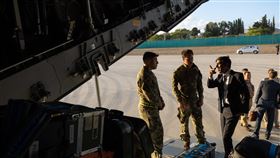 英相：阿里阿拉伯醫院遇襲禍首可能是加薩飛彈英國首相蘇納克23日向國會說明19至20日中東行成果並首次指出，經情報單位和武器專家研析，加薩阿里阿拉伯醫院17日爆炸「可能」是由從加薩射往以色列的飛彈造成。圖為蘇納克（右）19日在賽普勒斯、往以色列途中。（英國首相府提供）中央社記者陳韻聿倫敦傳真  112年10月24日