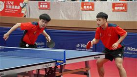 全運會男雙桌球  林昀儒廖振珽奪冠全國運動會24日進行桌球男雙決賽，代表台北市出賽的林昀儒（左）、廖振珽（右）擊敗對手逆轉獲勝，拿下個人本屆第2面金牌。中央社記者黎建忠攝  112年10月24日