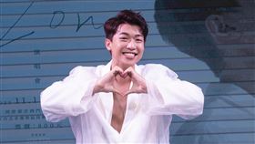 許蒙出道發片超多大咖相挺。（圖／達藝娛樂提供）