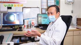 陳俊男院長表示，現代人生活型態改變，如果要遠、中、近都清楚又不想戴老花眼鏡，就要選擇三焦或非繞射型長延伸焦段的人工水晶體，以達到近視、遠視、老花一起處理。