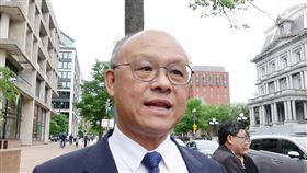 鄧振中拜會美貿易代表署  洽談貿易倡議下一步行政院政務委員鄧振中美東時間2日拜會美國貿易代表署，與美國副貿易代表畢昂奇針對台美21世紀貿易倡議進度交換意見，也討論下一步將展開協商的項目。中央社記者江今葉華盛頓攝  112年5月3日