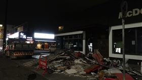 麥當勞陸續8店停業！他曝這家裝潢拆了...驚「要改開？」　業者澄清了。（圖／翻攝自我是北斗人臉書）