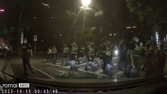 史上最悲劇未禮讓行人　整排警死亡凝視…