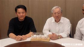 ▲台鋼雄鷹總教練洪一中、教練團成員橫田久則、路易士和洪瑞河見面。（圖／記者劉彥池攝影）