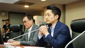 蔣萬安赴民眾黨團。（圖／北市府提供）