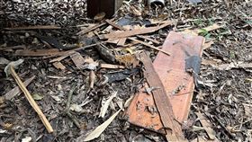 高屏淺山黑熊頻現蹤林業及自然保育署屏東分署自9月起，1個月內已接獲3例黑熊滋擾通報，其中2例位於高雄市六龜區，皆為滋擾游牧蜂箱；另1例則為桃源區，為黑熊侵擾農場小木屋野生蜂巢（圖）。（林業及自然保育署屏東分署提供）中央社記者蔡孟妤傳真  112年10月25日