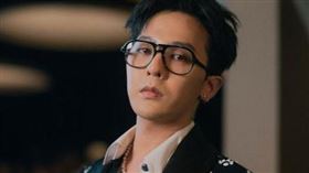 GD權志龍爆「涉毒被調查」！YG娛樂急切割：他不是我們的藝人（圖／翻攝自xxxibgdrgn IG）