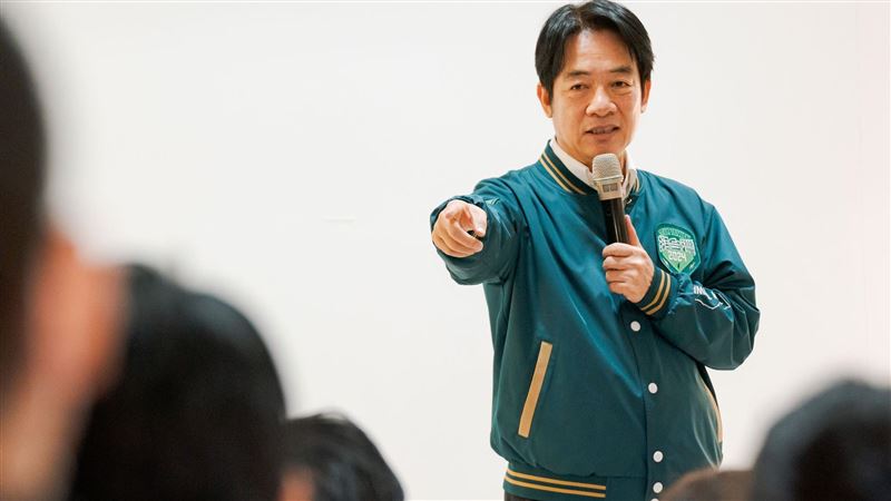 學生嗆得過且過！賴清德打圓場現場爆掌聲