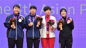 林姿妤、田曉雯在亞帕運桌球女單T10「金包銀」。（圖／體育署提供）