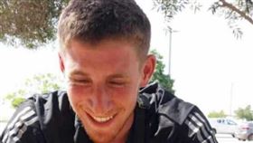 22歲士兵參加音樂祭遇襲擊，站防空洞口撿「7顆手榴彈」回擊哈瑪斯，被第8顆炸死，保護30人(圖／翻攝自臉書)　