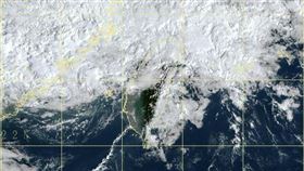 前中央氣象局長鄭明典在臉書表示，雲來了！（圖／翻攝自鄭明典臉書）