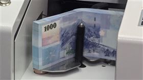台銀董事長呂桔誠 台幣 新鈔 台灣銀行　展鈔　點鈔　鈔票 （圖／記者戴玉翔攝影）