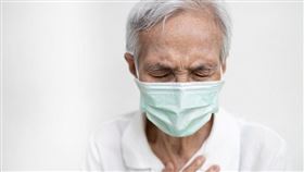 一動就喘! 七旬老農Ｘ光一照肺部全發白