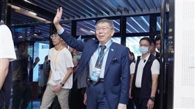 吳欣岱批評，民眾黨主席柯文哲真正要的是紅白合，的確就是「習近平的選哲」。（圖／翻攝自柯文哲臉書）