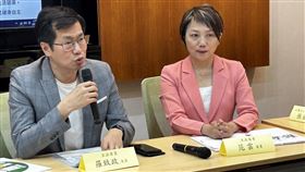 立委羅致政、范雲（左至右）等人表示，會盡力在立法院本會期儘速完成修法，讓職能治療師執業獲得保障。（圖／記者簡浩正攝影）