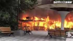 台北市文山區景隆街土地公廟被大火吞噬。（圖／翻攝畫面）