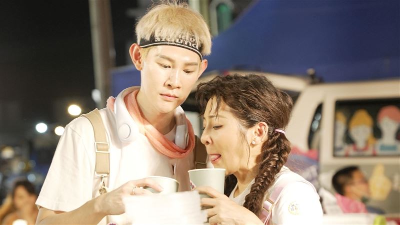 王彩樺擺攤當成本殺手　夏和熙善後不忍了