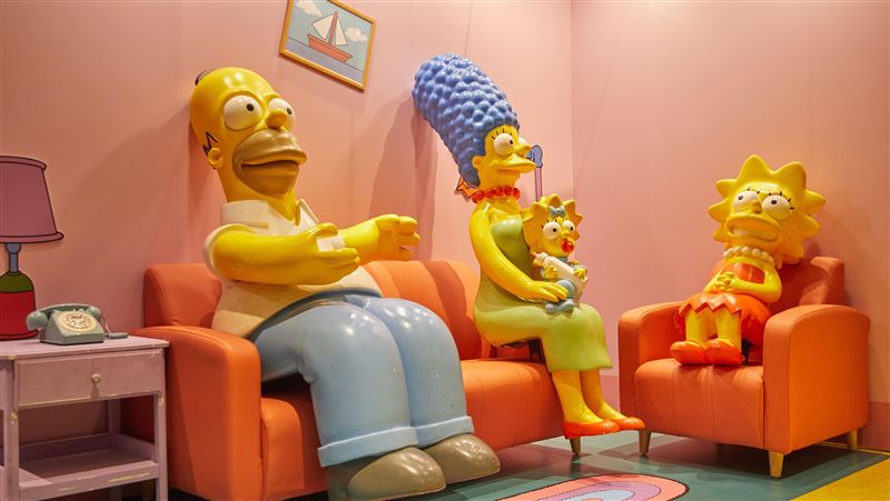 辛普森等比公仔現身信義A11　adidas殺4折