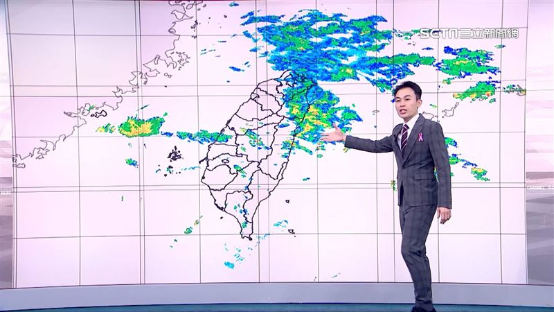 今日東北季風增強,各地水氣偏多