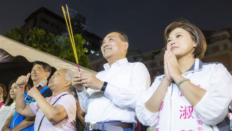 侯友宜拜城隍廟喊：把貪贓枉法的都抓出來