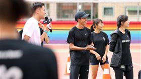 大迫傑東興國中觀賞大隊接力賽事。（圖／主辦單位提供）