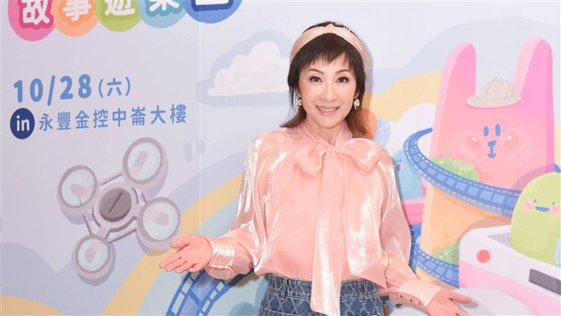 失血3年恐暴斃　52歲女星摘除子宮曝近況