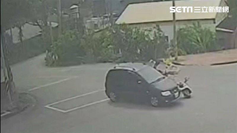 父親遭無照少年開車撞死　倖存女童頻落淚