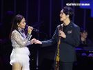 SAYA張惠春演唱會與郭忠祐牽手合唱〈你最珍貴〉。（圖／記者邱榮吉攝影）