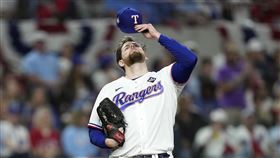 ▲蒙哥馬利（Jordan Montgomery）伸卡球失投挨轟。（圖／美聯社／達志影像）