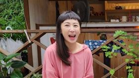 左為蔡允潔右為石碇區區長劉彥伯熱情介紹石碇的好山好水好空氣（圖／紅心字會提供）