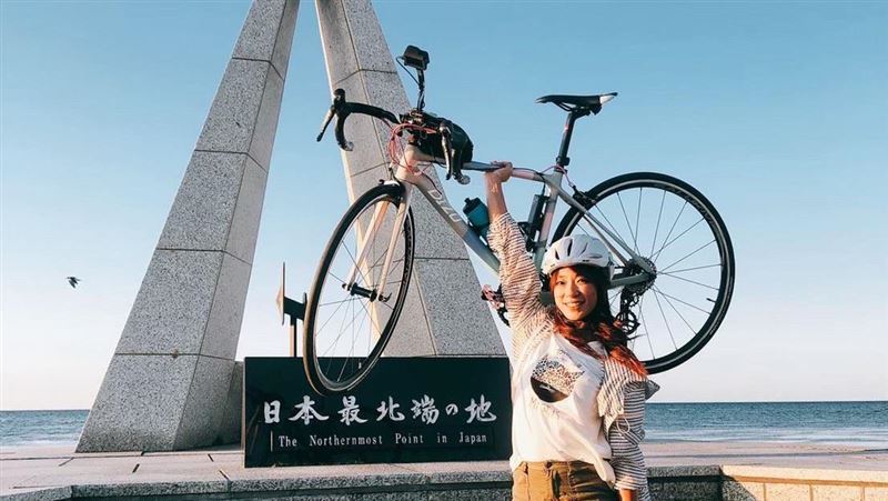 美女主持人攻佔「最極點」　全程只騎單車