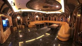 金錢豹南七店熄燈換它接手　皇宮變浪漫粉（圖／翻攝畫面）