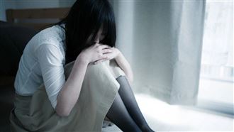 故意摔車強壓硬上！惡男性侵判賠40萬