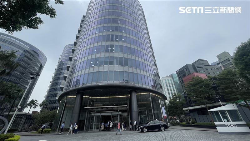 爆優退「勸退員工」後裁員？南亞回應了