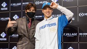 ▲火腿隊為孫易磊在日本舉行入團記者會。（圖／翻攝自日本火腿隊X）