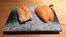 中國禁日水產  餐廳忙澄清沒在用日貨中國24日起全面暫停進口原產地為日本的水產品，作為對日本排放核處理水的回應。不少日料店紛紛自清，表示自己沒有使用日本進口生魚，以鮭魚為例，多從挪威進口。圖為上海一家日本料理店的生魚片。中央社記者張淑伶上海攝  112年8月24日