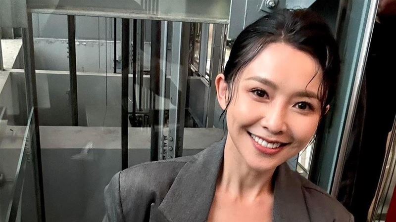 熱戀1年半沒了　台8女神秀火辣身材認單身