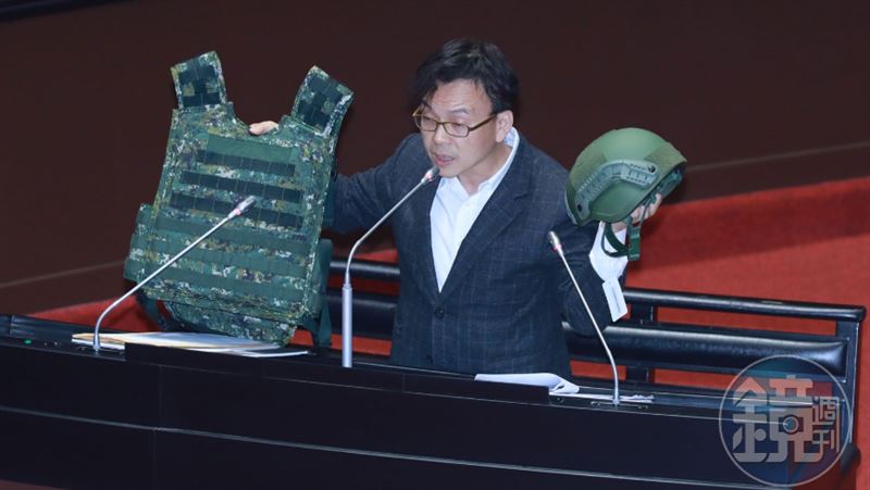 防彈軍品出包有前例！立委：畫面膽戰心驚