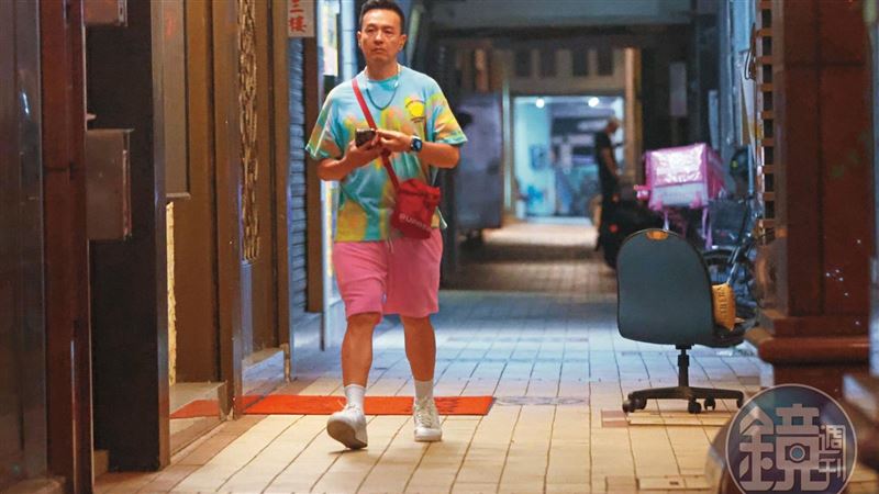 無愧省錢一哥名號　男星走30分鐘濕身回家